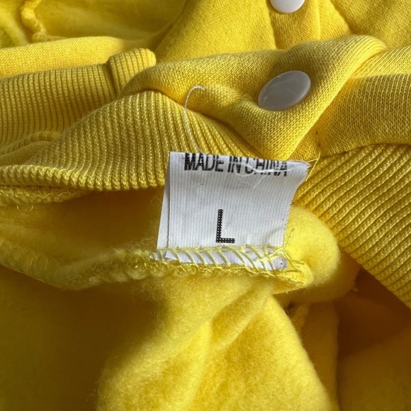 2 Adidog Jumper 💗 1 pink💛1 yellow 2for 25$ - Picture 7 of 7